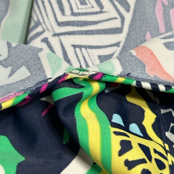 Jude Connally “Chris” Colorful Print LS Collared Deep V-neckline Top Size Medium - Picture 9 of 11